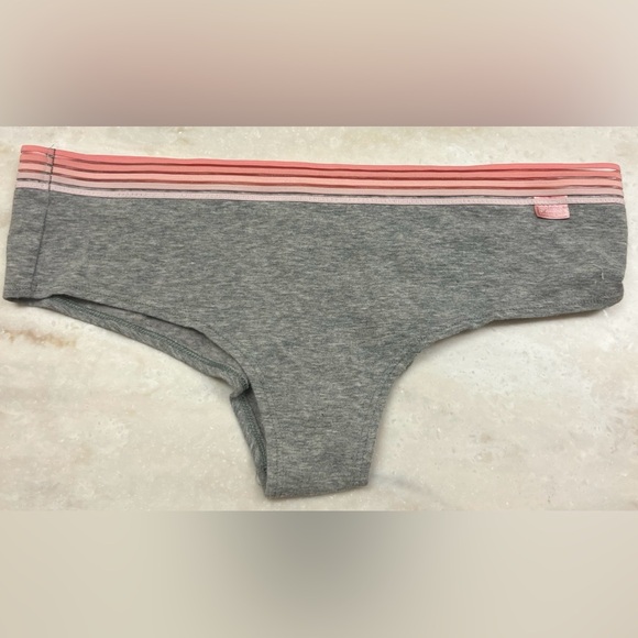 Pink Panties - Picture 3 of 8